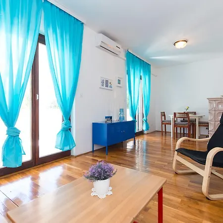 Apartment Adora