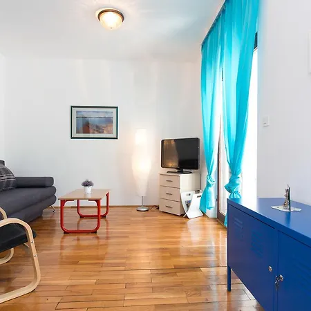 Apartment Adora *